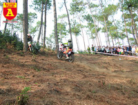 Cận cảnh những tay đua mô tô tranh tài ở Hà Giang