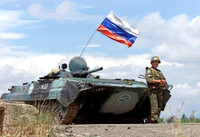 [ẢNH] Tổng thống Putin từng chỉ đạo lính dù Nga chiếm sân bay Kosovo để đàm phán với NATO