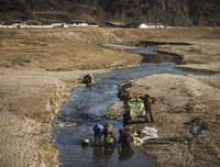 Chùm ảnh hiếm về cuộc sống đời thường ở vùng nông thôn Triều Tiên
