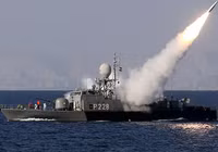 [ẢNH] Mỹ triển khai nhóm tác chiến tàu sân bay tiến sát bờ biển Iran