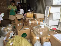 Cận cảnh 40.000 mỹ phẩm Hàn Quốc không chứng minh nguồn gốc