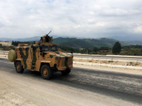 [ẢNH] Nga cấp tốc mang xe bọc thép Thổ Nhĩ Kỳ thu được ở Syria về nước