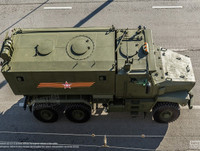 [ẢNH] Xe bọc thép hạng nặng Typhoon-U của Nga cháy dữ dội trên đường