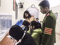 Công an Thủ đô tất bật phục vụ nhân dân ngày cuối năm 2017