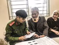 Công an Thủ đô tất bật phục vụ nhân dân ngày cuối năm 2017