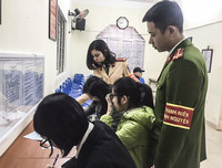 Công an Thủ đô tất bật phục vụ nhân dân ngày cuối năm 2017