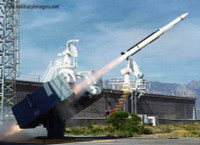 [ẢNH] Tàu sân bay Mỹ phóng tên lửa xé toạc hai tên lửa chống hạm cùng lúc