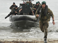 [ẢNH] Căng thẳng Mỹ - Iran thêm nóng bỏng khi thủy quân lục chiến Anh tới vịnh Ba Tư