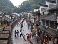 Khám phá Phượng Hoàng cổ trấn