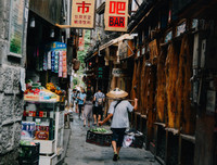 Khám phá Phượng Hoàng cổ trấn