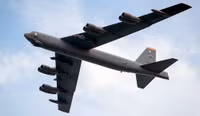 [ẢNH] B-52 Mỹ đột ngột bay sát đảo nhân tạo phi pháp ở biển Đông khiến Trung Quốc giật mình?