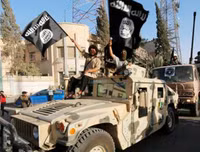 Bất ngờ nguồn gốc kho vũ khí khổng lồ hiện đại của Mỹ mà khủng bố IS đang sử dụng