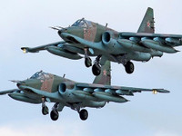 [ẢNH] Su-25 hiện diện tại Hmeimim nhiều bất thường, dấu hiệu sắp đánh lớn?