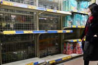 [ẢNH] Covid-19 khiến người nước ngoài ẩu đả vì giành mua giấy vệ sinh