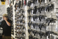 Hơn 3 triệu người dân Mỹ mang theo súng ngắn mỗi ngày