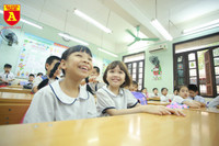 Học sinh Hà Nội háo hức đi học sau những ngày nghỉ dài