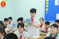 Học sinh Hà Nội háo hức đi học sau những ngày nghỉ dài