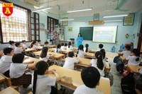 Học sinh Hà Nội háo hức đi học sau những ngày nghỉ dài