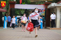 Học sinh Hà Nội háo hức đi học sau những ngày nghỉ dài