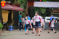 Học sinh Hà Nội háo hức đi học sau những ngày nghỉ dài