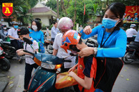 Học sinh Hà Nội háo hức đi học sau những ngày nghỉ dài