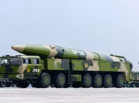 Trung Quốc biên chế hàng loạt tên lửa 