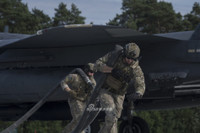 [ẢNH] Mỹ gây áp lực cực lớn lên Nga khi triển khai F-15E cách biên giới chỉ 230 km