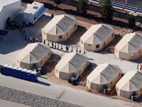 [ẢNH] Cận cảnh khu tạm giữ trẻ em nhập cư gây phẫn nộ của Mỹ