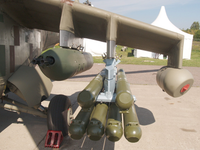 [ẢNH] Tên lửa chống tăng trên Su-25 Nga vừa ‘chẻ đôi’ máy bay ném bom khổng lồ