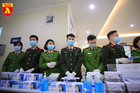 Lan tỏa tinh thần tặng khẩu trang vì cộng đồng trong lực lượng Công an