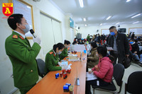 Lan tỏa tinh thần tặng khẩu trang vì cộng đồng trong lực lượng Công an