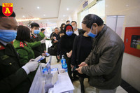 Lan tỏa tinh thần tặng khẩu trang vì cộng đồng trong lực lượng Công an