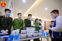 Lan tỏa tinh thần tặng khẩu trang vì cộng đồng trong lực lượng Công an