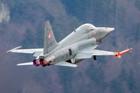 [ẢNH] Tại sao Trung Quốc lại ái ngại khi Mỹ mua chính chiến đấu cơ cũ của mình?