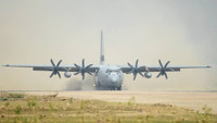 [ẢNH] Việt Nam dùng phi đội C-130 Mỹ để vận tải và ném bom vào đầu Khmer Đỏ