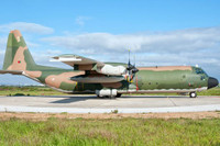 [ẢNH] Việt Nam dùng phi đội C-130 Mỹ để vận tải và ném bom vào đầu Khmer Đỏ