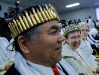 Kì lạ nghi lễ tôn thờ súng đạn tổ chức ở nhà thờ của Mỹ