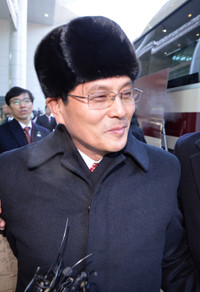 Các vận động viên khúc côn cầu và nhóm tiền trạm của Triều Tiên tới Hàn Quốc