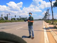 Người lao động mưu sinh giữa nắng nóng