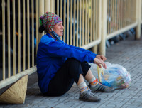 Người lao động mưu sinh giữa nắng nóng