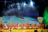 Lò Thị Vui đăng quang Người đẹp Hoa Ban Điện Biên 2019