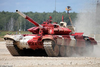 [ẢNH] Bức tốc với 83km/h, Nga bị nghi ngờ độ động cơ khủng cho tăng T-72B3 dự thi