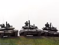 [ẢNH] T-90M Proryv-3 Nga ra mắt, số phận xe tăng Mỹ sẽ lại càng thảm thương?