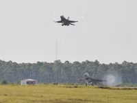 [ẢNH] Mỹ ‘biến’ chiến đấu cơ F-16 thành... bia tập bắn