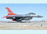 [ẢNH] Mỹ ‘biến’ chiến đấu cơ F-16 thành... bia tập bắn