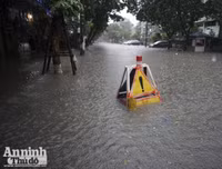 Hà Nội tiếp tục ngập nặng sau mưa lớn liên tục