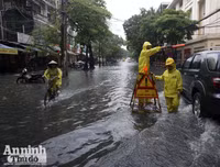 Hà Nội tiếp tục ngập nặng sau mưa lớn liên tục