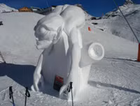 [Ảnh] Những tác phẩm điêu khắc bằng băng tuyệt đẹp khiến người xem sửng sốt