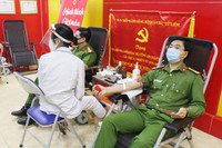 Ngời sắc đỏ chiến sỹ công an hiến máu tình nguyện vì cộng đồng