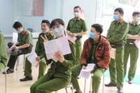 Ngời sắc đỏ chiến sỹ công an hiến máu tình nguyện vì cộng đồng